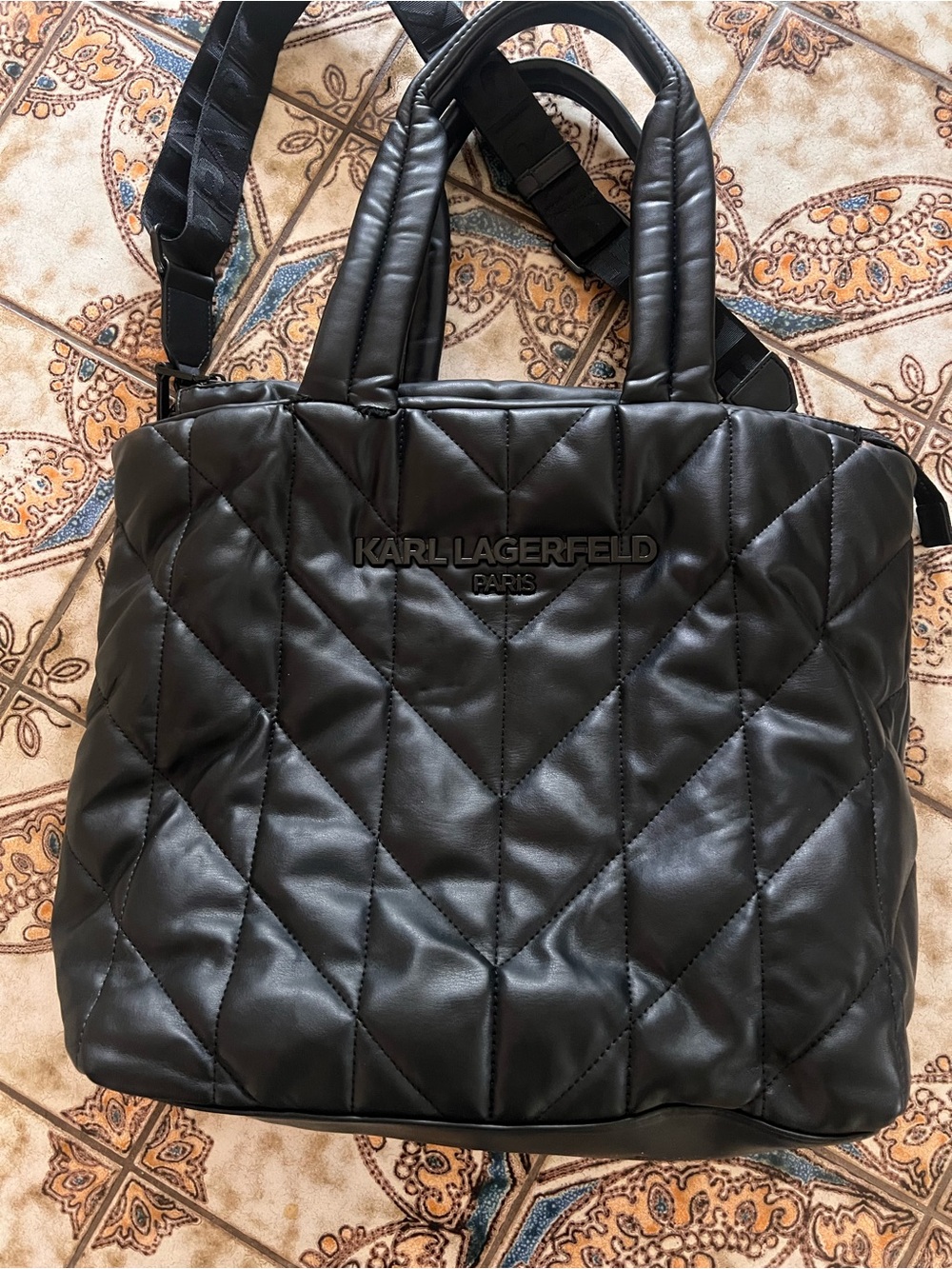 KARL LAGERFELD Women's Voyage Tote Bag quilted large luxe chic carry on sleek - Picture 2 of 6